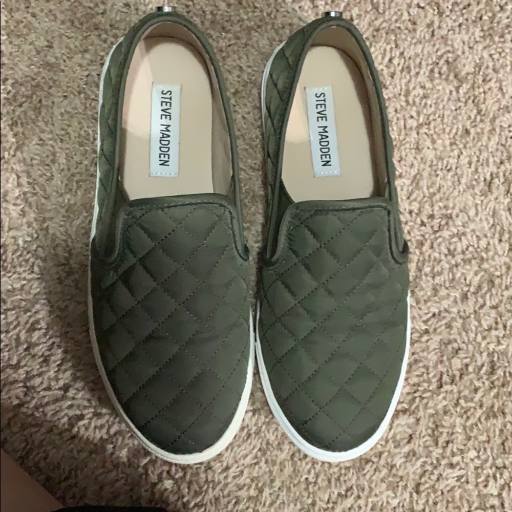 Steve Madden Olive sneakers